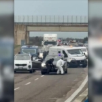 İtalya'da film gibi soygun girişimi: Yolu ateşe verip çatışmaya girdiler