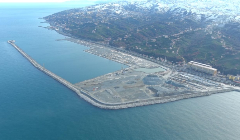 İyidere Lojistik Limanı'nın üst yapısı tamamlanıyor