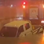 İzmirde alt geçitte mahsur kalan sürücü hayatını kaybetti