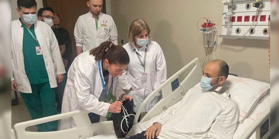 Kalp nakli bekleyen hasta yapay kalple hayata tutundu