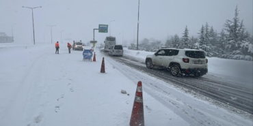 Kar yağışı nedeniyle kapatılan Erciyes Kayak Merkezi yolu ulaşıma açıldı