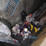 Kartal'da alkollü sürücünün kullandığı taksi dere yatağına devrildi