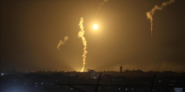 Katil İsrail'in Gazze'deki hava saldırılarında 4 Filistinli yaşamını yitirdi