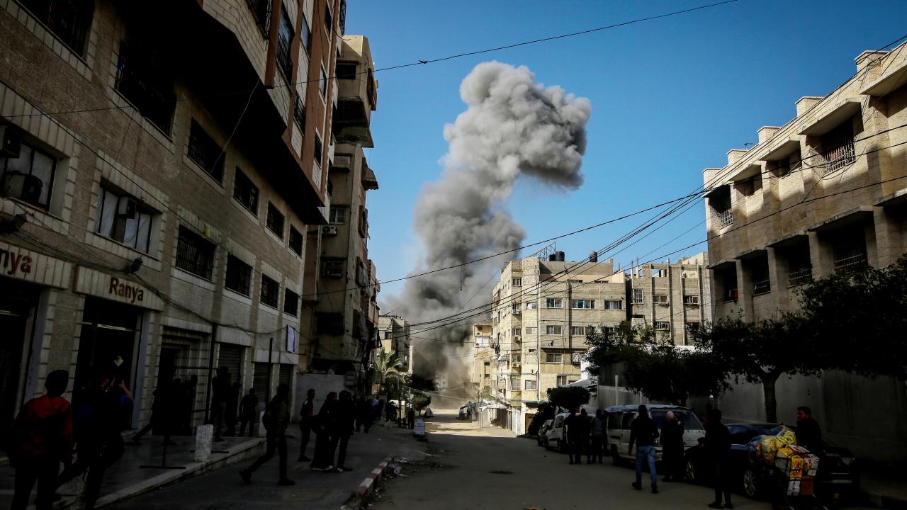 Katil İsrail'in Gazze'ye son 24 saatteki saldırılarında 8 kişi hayatını kaybetti