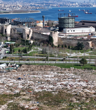 Kazlıçeşme Meydanı İBB ve İSKİ'nin döküm sahası oldu