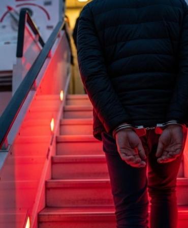 Kırmızı bültenle ve ulusal seviyede aranan 15 suçlu Türkiyeye getirildi