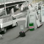 Köpekten kaçarken otobüs çarptı