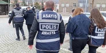 Kredi kartı bilgilerini kopyalayarak 2,1 milyon lira dolandırmışlar