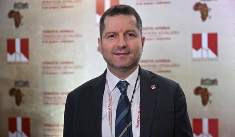 MİA Başkan Yardımcısı Uygur: İran ve ABD müzakerelerle zaman kazanıyor