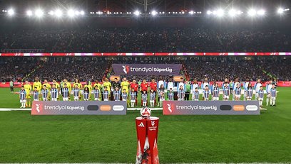 Muhteşem derbi Kanarya'nın! Fenerbahçe Trabzonspor'u 3 golle geçti