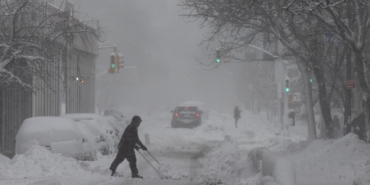 New York'ta polise kar topu yağmuru soruşturması