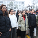 Okullarda 6 Şubat depremlerinde hayatını kaybedenler için saygı duruşu