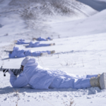 Özel harekat polisleri zorlu kış şartlarında görevlerine hazır