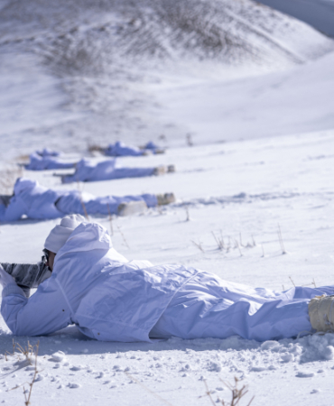 Özel harekat polisleri zorlu kış şartlarında görevlerine hazır