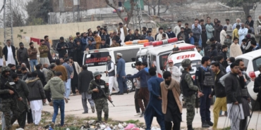 Pakistan'daki camide cuma namazı sırasında düzenlenen saldırıda ölü sayısı 38'e çıktı