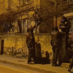 Pencereden eve giren genç ekipleri alarma geçirdi