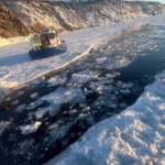 Rusyada Baykal Gölünde buz altına giren araçta 8 kişi öldü