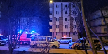 Şizofreni hastasının rehin aldığı anne ve anneannesini polis kurtardı