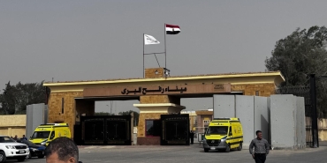 Soykırımcı İsrail, İran misillemesini gerekçe göstererek Gazzeye açılan tüm kapıları kapattı