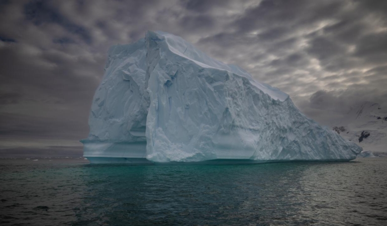 Tehlikeli hız: Buzullar günde 60 metre ilerleyebiliyor