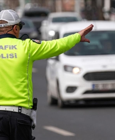 Trafikte saldırgan sürücülere ağır yaptırımlar: 180 bin lira ceza yolda