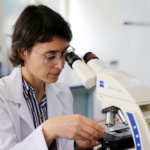 Türk bilim kadını deneyleriyle uzay biyolojisine katkı sunuyor