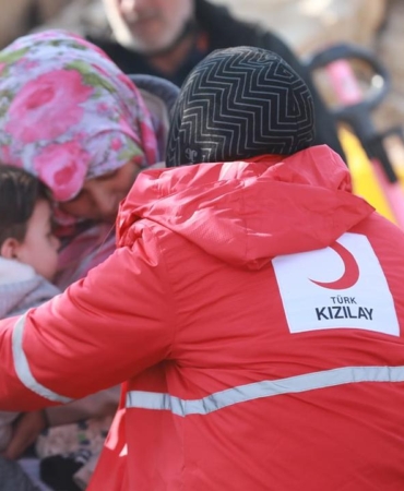 Türk Kızılay, deprem bölgesine desteklerini sürdürecek