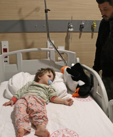 Yalova'da baba ile 14 aylık kızı komşuları tarafından darbedildi