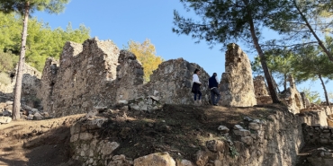 3 bin yıllık antik kentte kıskanan çatlasın mesajı