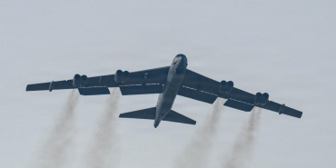 ABD'ye ait B52 bombardıman uçakları İngiltere'deki RAF Fairford Üssü'ne ulaştı