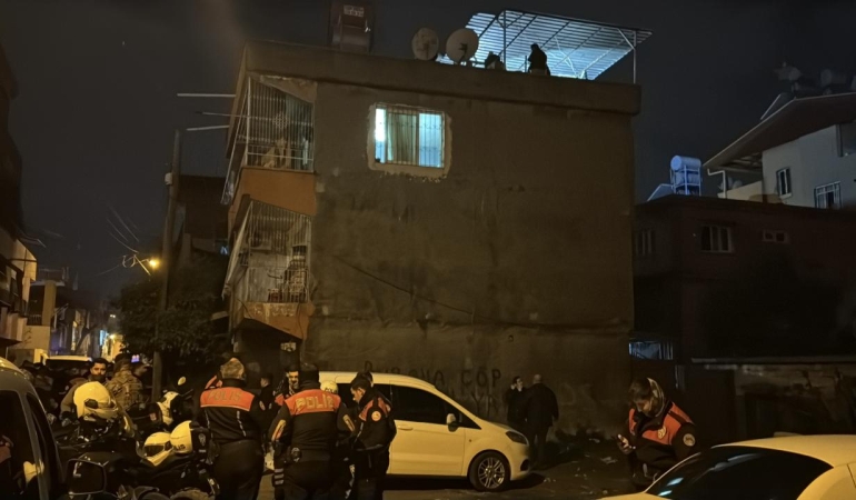 Adana'da bir binanın damında patlama: 1 ölü, 1 yaralı