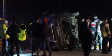 Ankara'da minibüs ile otomobil çarpıştı: 2 ölü