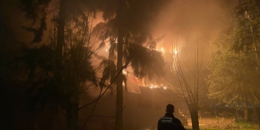 Antalya'da zincir markette çıkan yangın hasara yol açtı