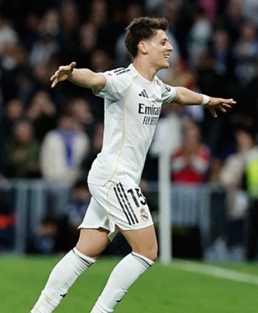 Arda Güler'den harika gol! Orta sahanın gerisinden attı