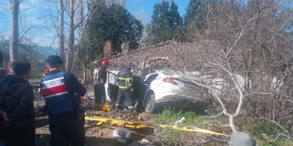 Aydın'da trafik kazası: 2 ölü, 1 yaralı