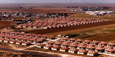 Bakan Kurum, Hatay'daki Türkiye'nin ilk kırsal uydu kendini paylaştı