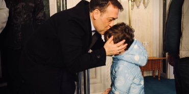 Bilecik Valisi Sözer bayram sabahını çocuklarla geçirdi