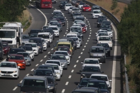 Bolu Dağı Tüneli'nden bayram tatilinde 331 bin 321 araç geçti