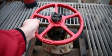 Brent petrolün varil fiyatı güne düşüşle başladı