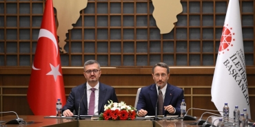 Burhanettin Duran'dan Fahrettin Altun'a tebrik mesajı