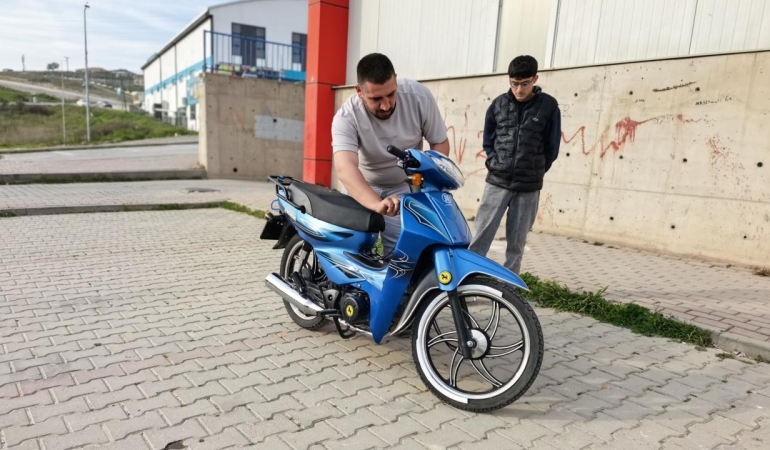 Bursa'da abart egzoz kullanan ehliyetsiz motosikletliye 58 bin lira ceza