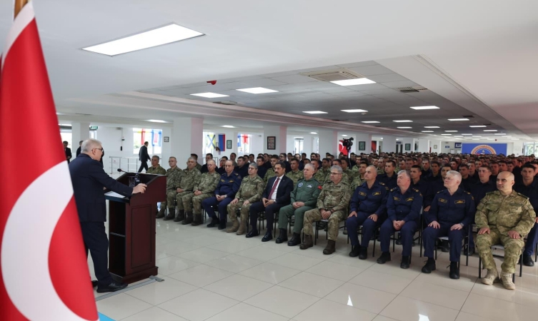 Cumhurbaşkanı Erdoğan, Mehmetçik ile bayramlaştı