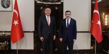 Cumhurbaşkanı Yardımcısı Yılmaz, TDT Genel Sekreteri Ömüraliyev'i kabul etti