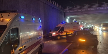 D100 kara yolunda zincirleme kaza: 3 araç birbirine girdi