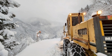 Doğu'da yoğun kar sebebiyle 41 yol kapandı