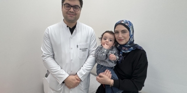 Doktorlar zamanla yarıştı: Hem bebeğini doğurdu hem lösemiyi yendi