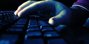 Dolandırıcılık yapan sanık ve IBAN'ını kullandıran arkadaşına hapis