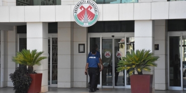 Döşemealtı Belediyesine yönelik soruşturmada 2 şüpheli tutuklandı