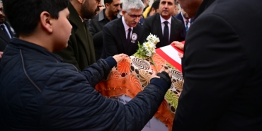 Fatma Nur öğretmen için okulunda tören düzenlendi