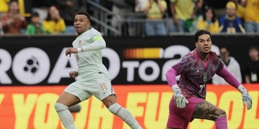 FENERBAHÇE HABERLERİ - Ederson'u topa tuttular! İşte o eleştiriler